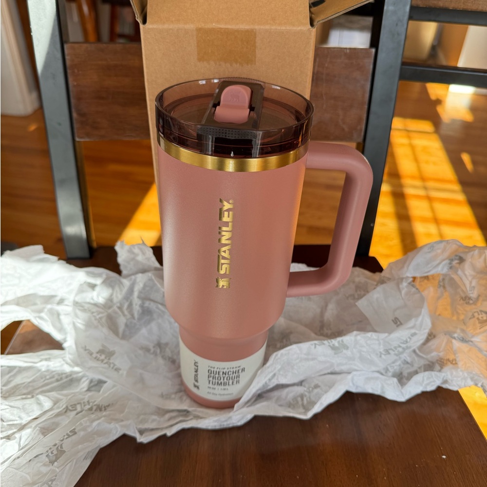 THE QUENCHER PROTOUR FLIP STRAW TUMBLER | 40 OZ